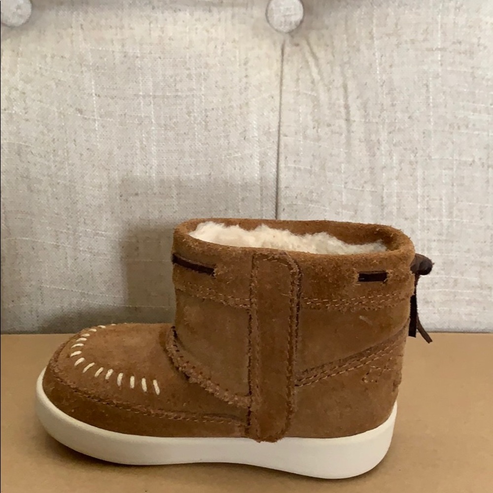 Infant Ugg Cali Moc 4/5 Perfect Condition - Picture 4 of 6